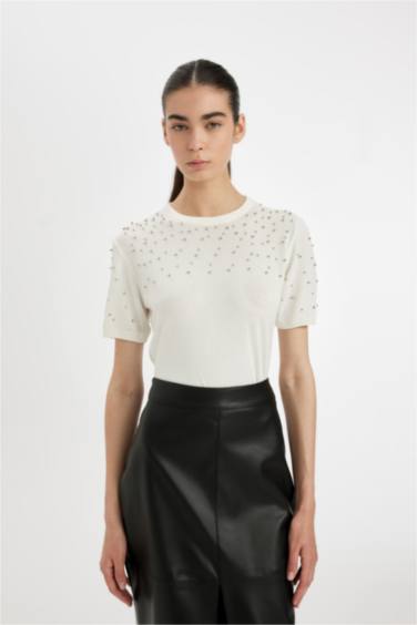 Pull en tricot coupe régulière à Manches Courtes et à Col rond