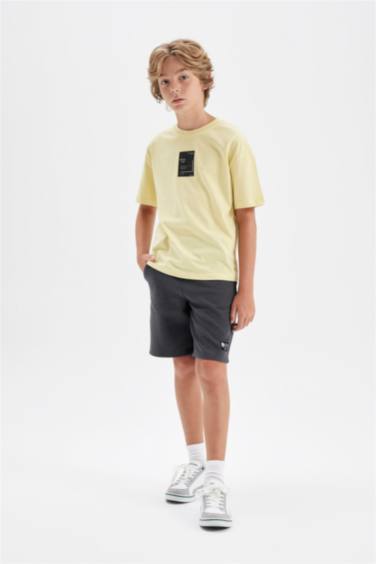 شورت ولادي قصة عادية