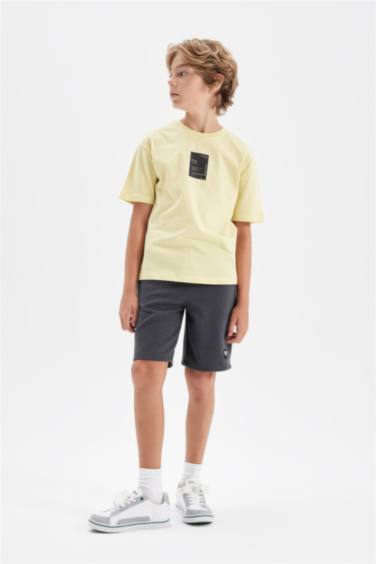 شورت ولادي قصة عادية