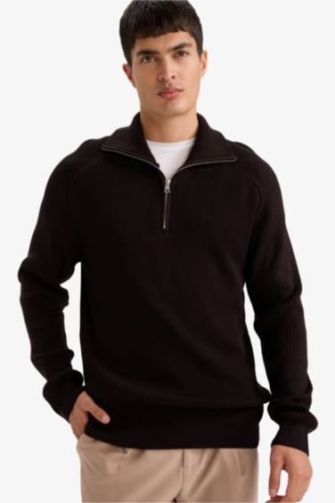 Standard Fit Turtleneck Knitwear Pullover