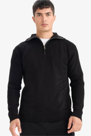 Standard Fit Turtleneck Knitwear Pullover