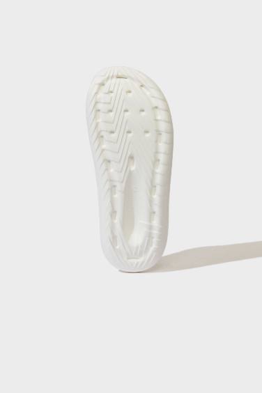 شبشب رجالي بكعب سميك بشريط مفرد