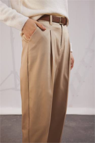 Carrot Fit Kemerli Klasik Pantolon Yüksek Bel Dar Paça Piliseli Basic Düz Kısa Paça