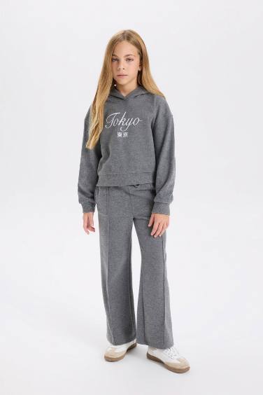 سويت شيرت بناتي بطبعة شعار قصة عادية وكتف مكشوف