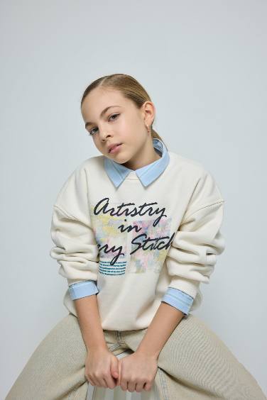 Girl Oversize Fit Pattern Crew Neck Printed Soft Furry Inside Sweatshirt