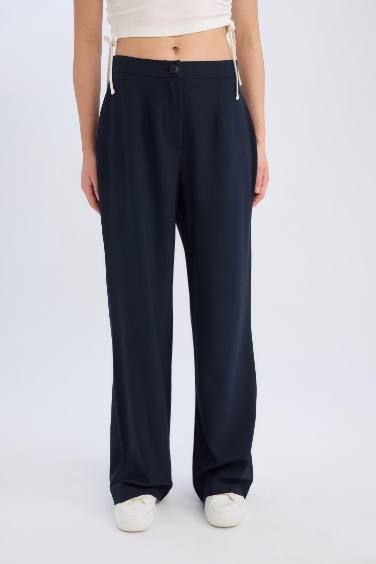 Pantalon large à taille normale avec poches et longueur standard