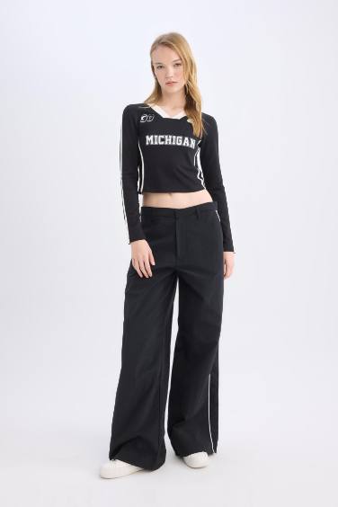 Wide Leg Pocketed Stripe Detailed Regular Waist Trousers