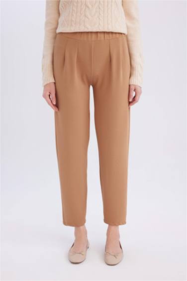 Straight Fit Elastic Waist Pleated Basic Trousers