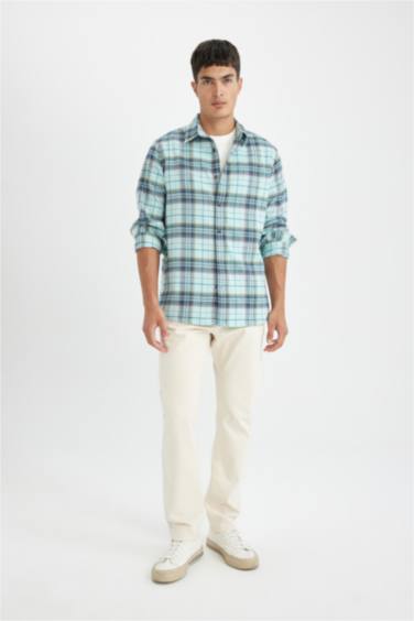 Рубашка в клетку стандартного кроя с длинным рукавом