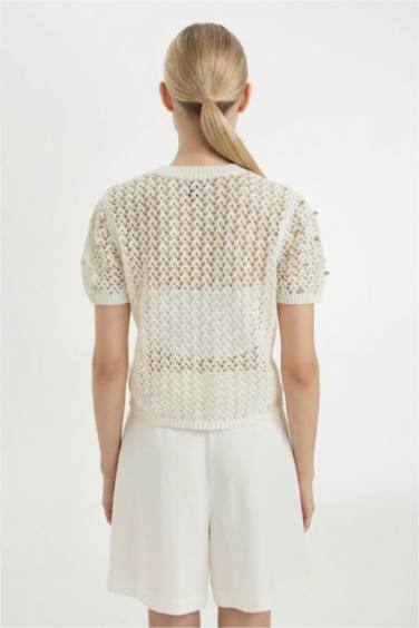 بلوزة مخرمة نص ردن قصة عادية بياخة مستديرة