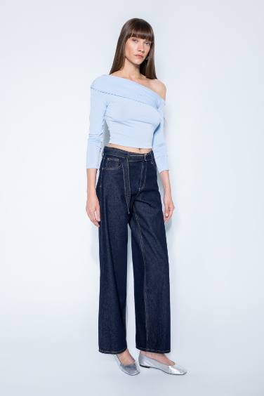 تيشيرت كم طويل سليم فيت سامبل بكتف مفتوح