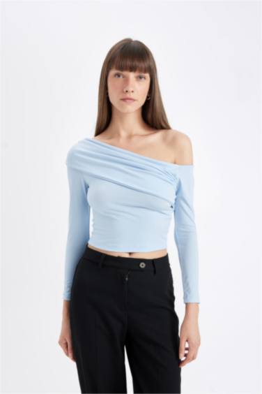 تيشيرت كم طويل سليم فيت سامبل بكتف مفتوح