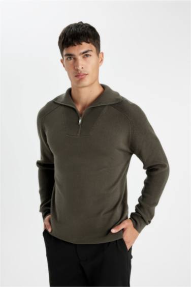 Свитер стандартного кроя