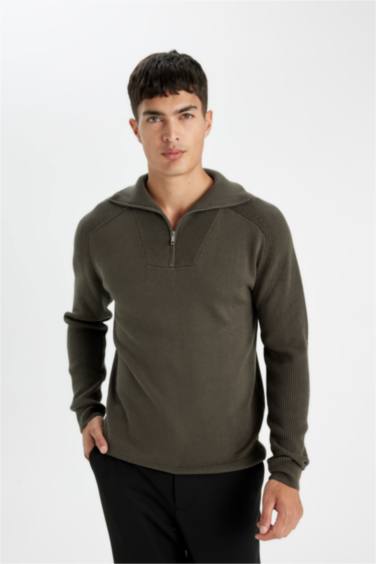 Свитер стандартного кроя