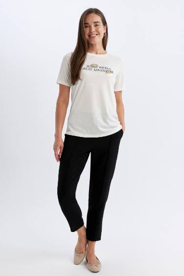 T-Shirt coupe régulière imprimé à Manches Courtes et à Col rond