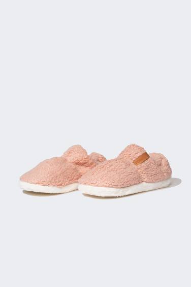 Woman Plush Home Slippers