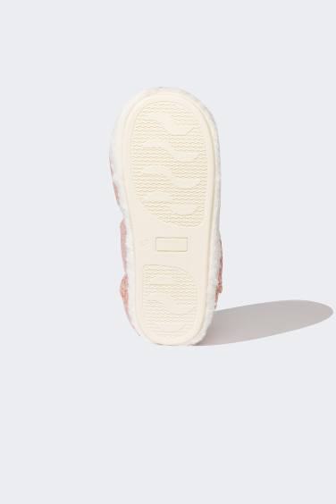 Kadın Pelüş Ev Terliği