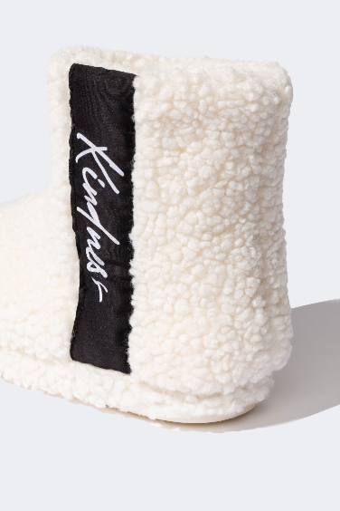 حذاء منزلي فرو بكعب مسطح