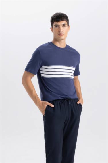 T-shirt en coton à col rond et coupe régulière