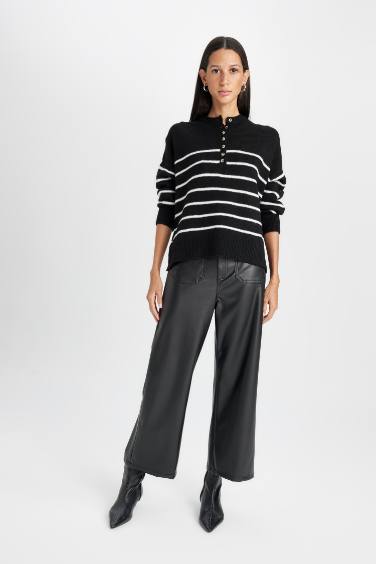 Culotte Fit Wide Leg Double Pocket Faux Leather Trousers