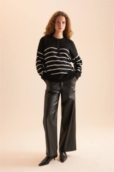 Oversize Geniş Kalıp Düğmeli Yaka Triko Kazak