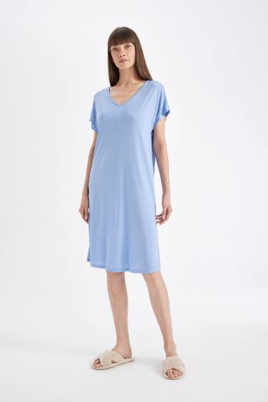 Fall in Love Regular Fit V Neck Viscose Nightgown