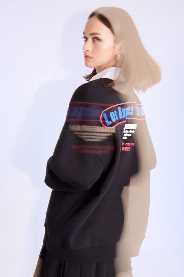 Oversize Fit Crew Neck Back Printed Thick Sweatshirt