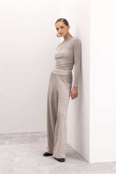 تيشيرت ردن طويل سليم فيت بكتف واحد