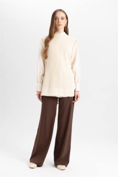 Yarım Balıkçı Yaka Basic Düz Yan Yırtmaçlı Triko Süveter