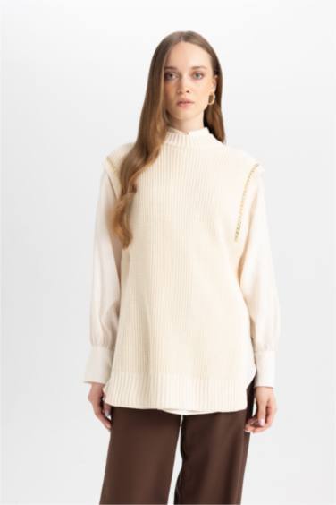 Yarım Balıkçı Yaka Basic Düz Yan Yırtmaçlı Triko Süveter