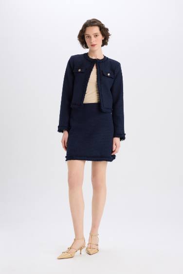 جاكيت بليزر كروب تويد برقبة مستديرة