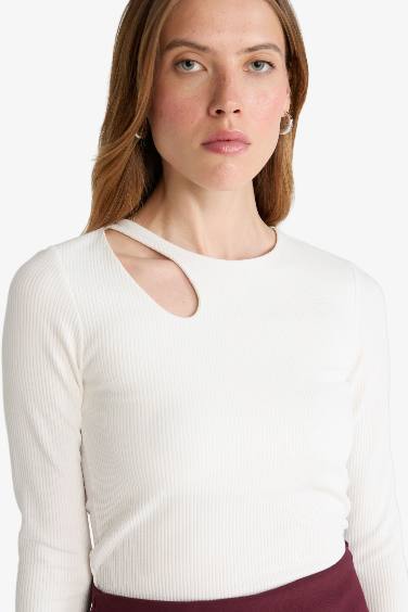 Slim Fit Long Sleeved Crew Neck T-shirt