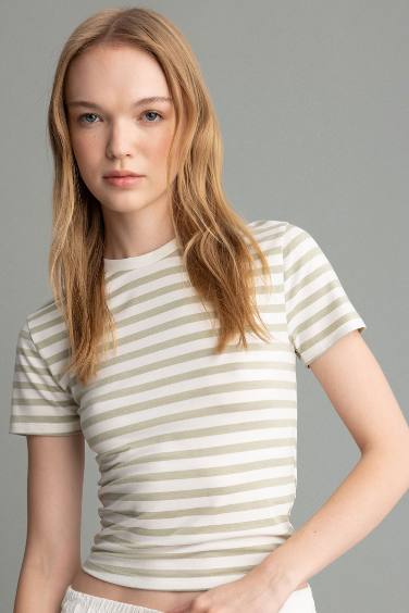 Fitted Short Sleeve Striped T-Shirt