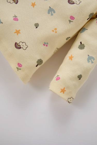 طقم بيجاما بيبي بناتي مضلع قصة عادية بكم طويل - قطعتين