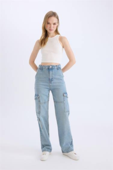 سروال جينز برجل عادي