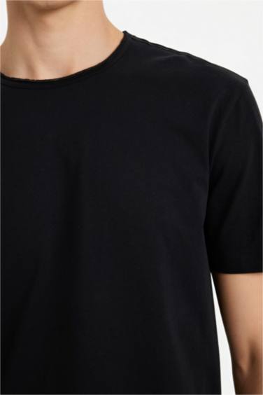 Футболка с коротким рукавом, прямого кроя, из плотной ткани с круглым вырезом