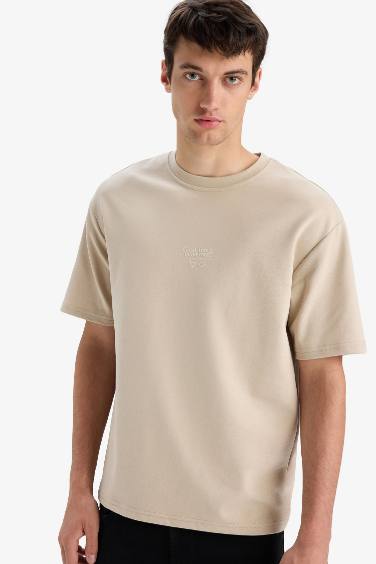 Футболка boxy fit с круглым вырезом, принтом и коротким рукавом из плотной ткани