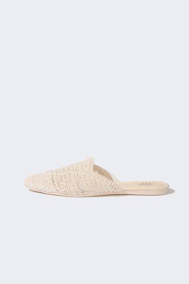 Woman Flat Sole Slip On Slippers