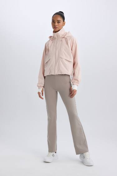 Su Geçirmez Kumaş Kapüşonlu Fermuarlı Cepli İnce Yağmurluk