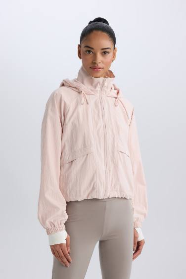 Su Geçirmez Kumaş Kapüşonlu Fermuarlı Cepli İnce Yağmurluk