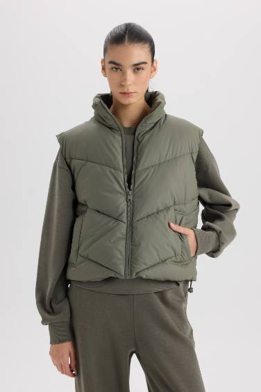 Regular Fit Stand-up Collar Quilted Zippered Puffer Vest