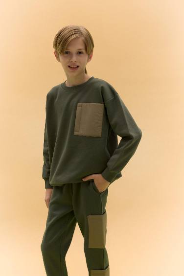 Boy Oversize Fit Crew Neck Sweatshirt