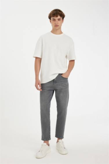 سروال جينز سليم قصير فيت برجل ضيقة