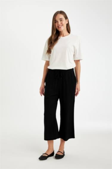 سروال كابري قصير فيت قصة عادية