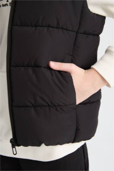 فيست بامب اولادي وتر بروف بياقة عالية وسوسته