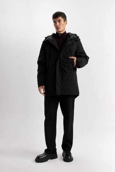 Regular Fit Kapüşonlu Fermuarlı Cepli Mont