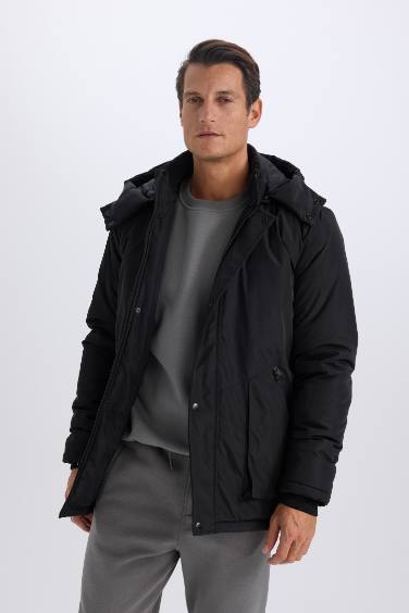 Regular Fit Çıkarılabilir Kapüşonlu Fermuarlı Çıtçıtlı Cepli Mont
