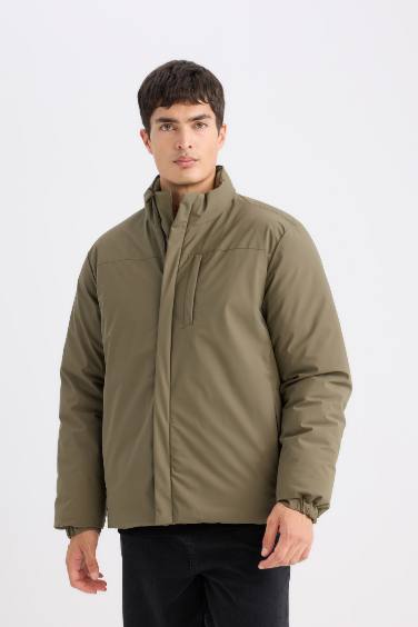 Su İtici Regular Fit Dik Yaka Fermuarlı Cepli Mont