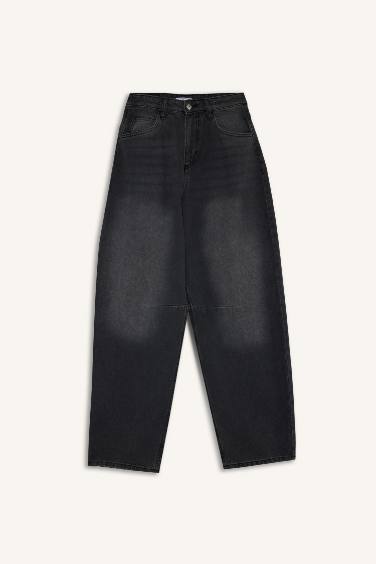 Baggy Fit High Waist Straight Leg Washed Jeans