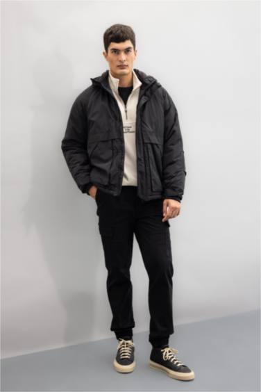 Regular Fit Kapüşonlu Fermuarlı Cepli Mont